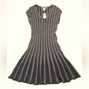 Max Studio Women's Sz M  Heather Brown Knit Sweater Flare Dress  V-Neck NWT $118